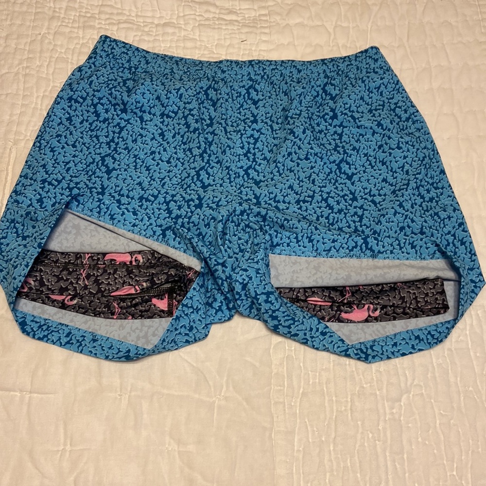 Chubbies. Flamingo. Large. 5.5” Inseam. EUC.